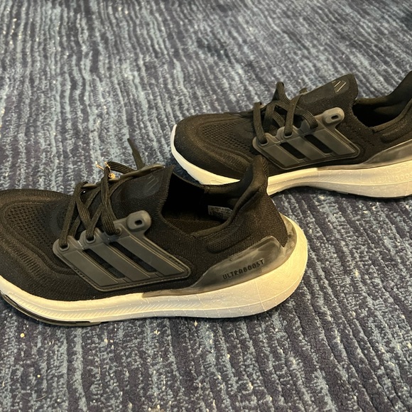 Adidas Ultraboost Light Running Sneakers – Women’s 8.5 – Brand New - Picture 7 of 14
